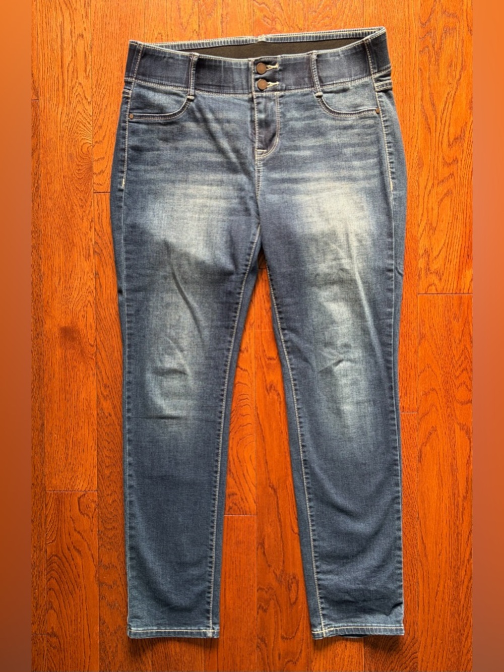 [Apt. 9] Size 12P Women’s Straight Leg Mid Rise Tummy Control Jeans